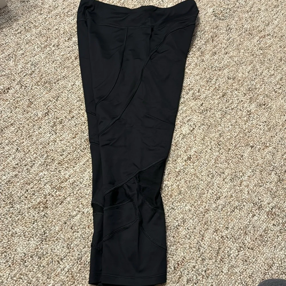 Forever 21 cutout leggings - Picture 5 of 5